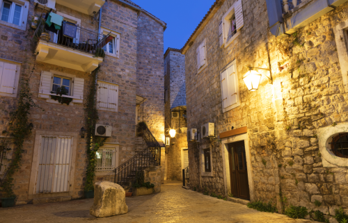 1673935746869880.png 房产2.png